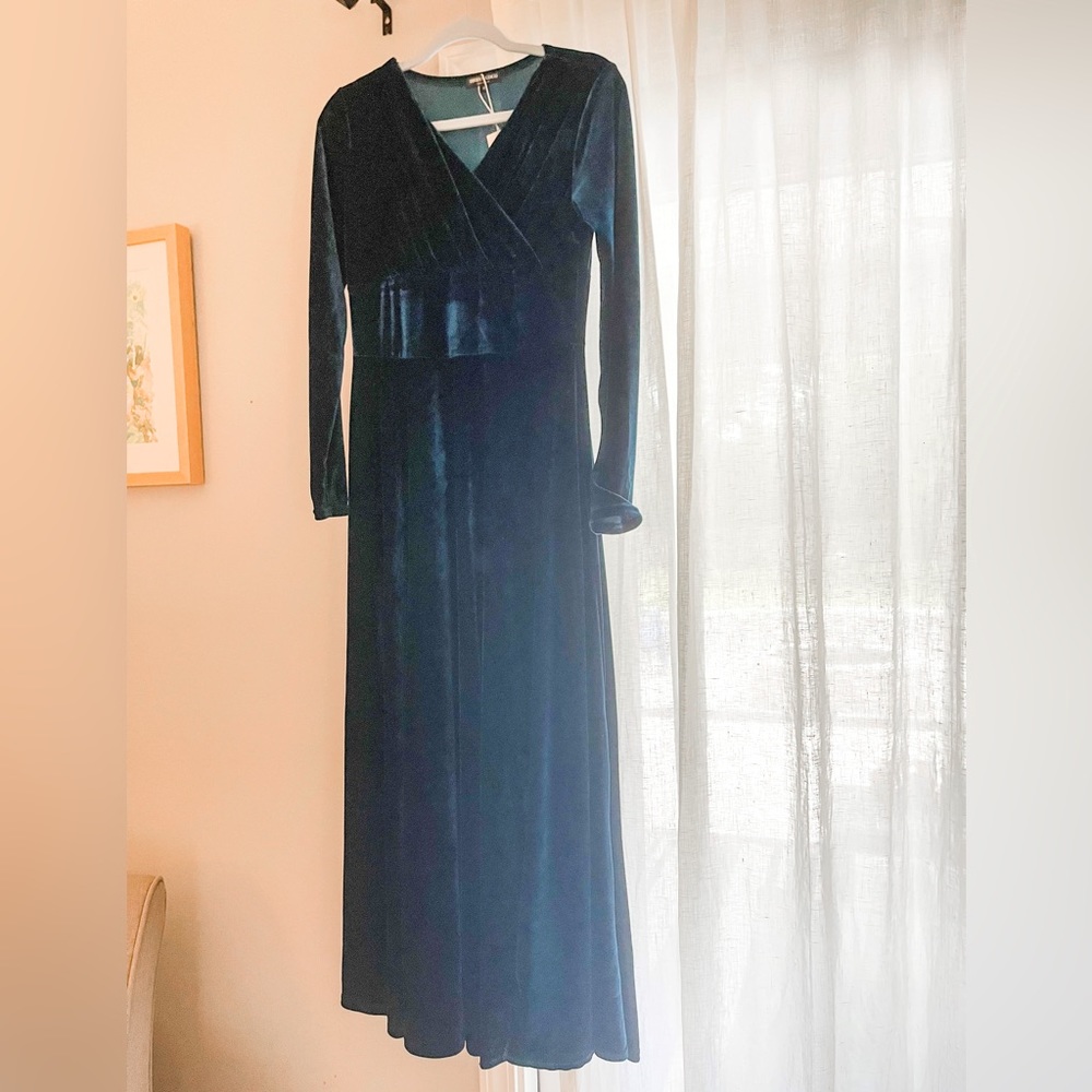 NWT Emerald Velvet Mid-Calf/Above Ankle Dress